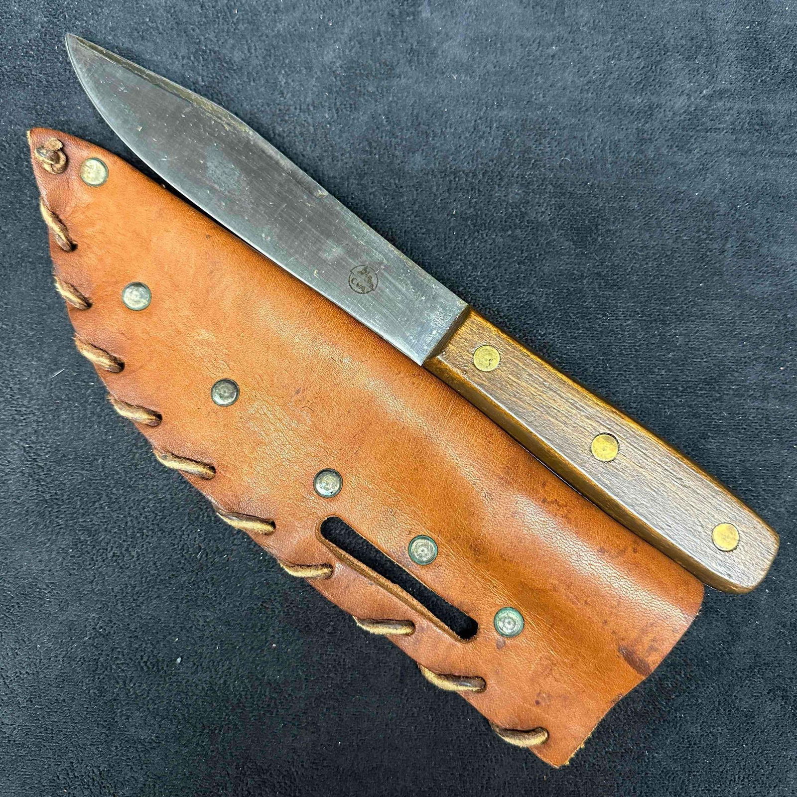 CVA Clip Point Knife and Leather Sheath (1 of 5)