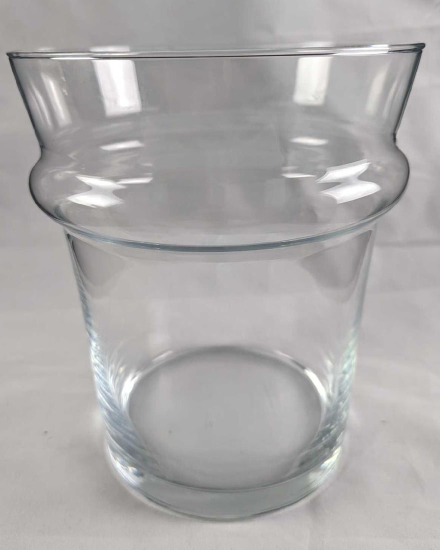 Princess House Clear Glass Wine Decanter Ice Bucket: Princess House Clear Glass Wine Decanter/Ice Bucket. Is approx 7 1/4" x 7 1/4" x 8 1/4" and it weighs 2.62lbs. The ice bucket is in a good, used condition with no chips or cracks.