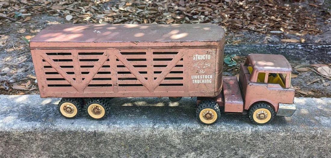 Large Vintage Metal Structo Livestock Trucking Semi Truck (1 of 10)