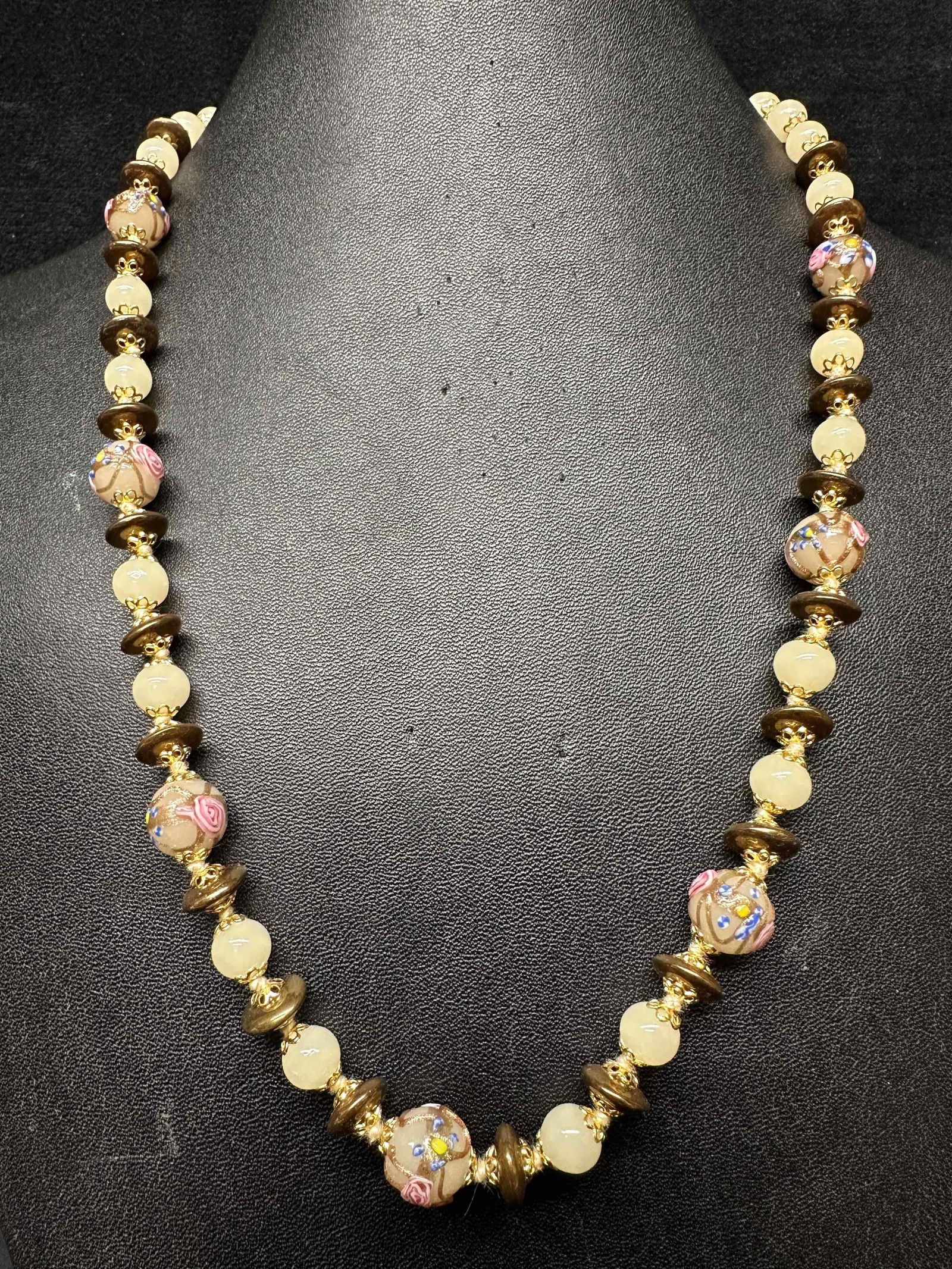 Murano Venetian Lamp Work Art Glass Bead White Cream Color Floral Copper Accents Beaded Necklace G66: Murano Venetian Lamp Work Art Glass Bead White Cream Color Floral Copper Accents Beaded Necklace G66. Necklace with white cream colored glass beads with beautiful hand painted floral designs on each.
