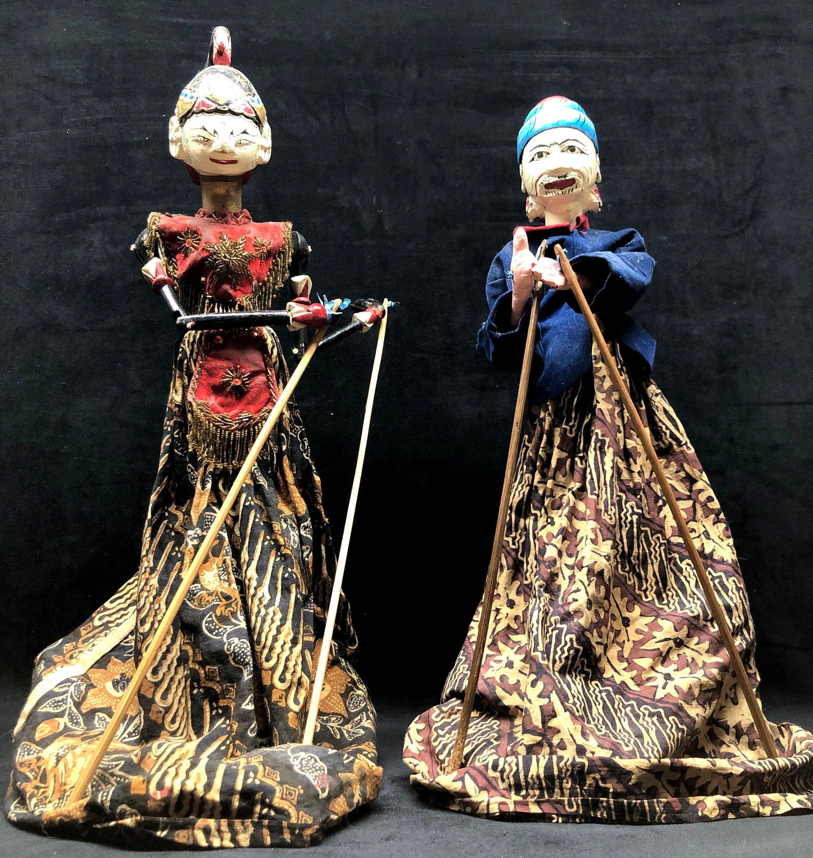 2 Vintage Handcrafted Indonesian Wooden Puppets on Stands (1 of 8)
