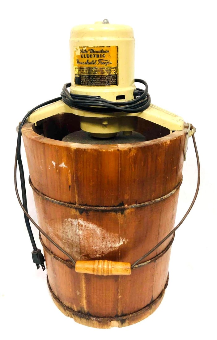 Vintage White Mountain Electric Household Freezer Model 4 & 6E 110.120 (1 of 12)