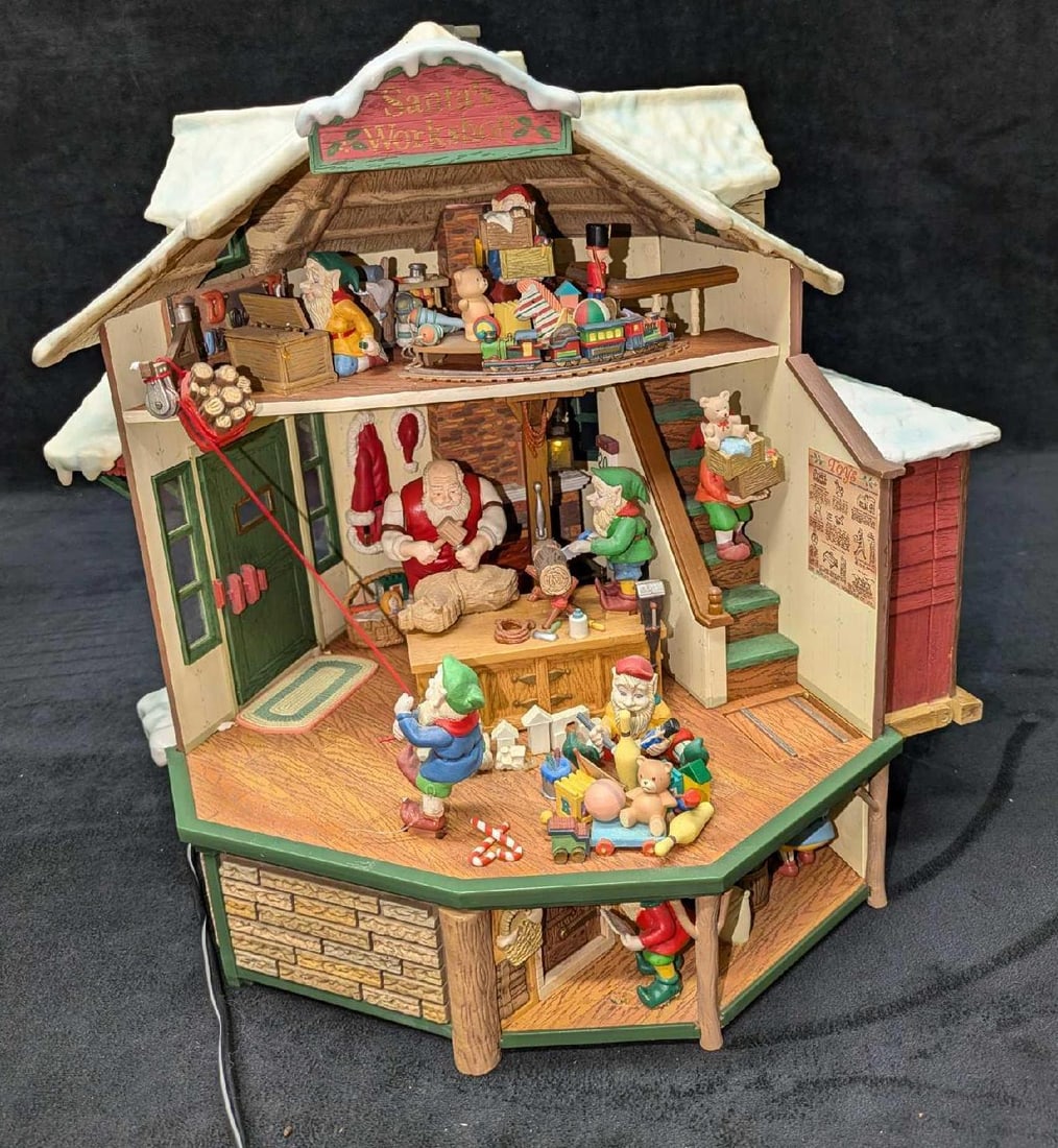 Santa's Workshop Deluxe Illuminated Action Musical (1 of 14)