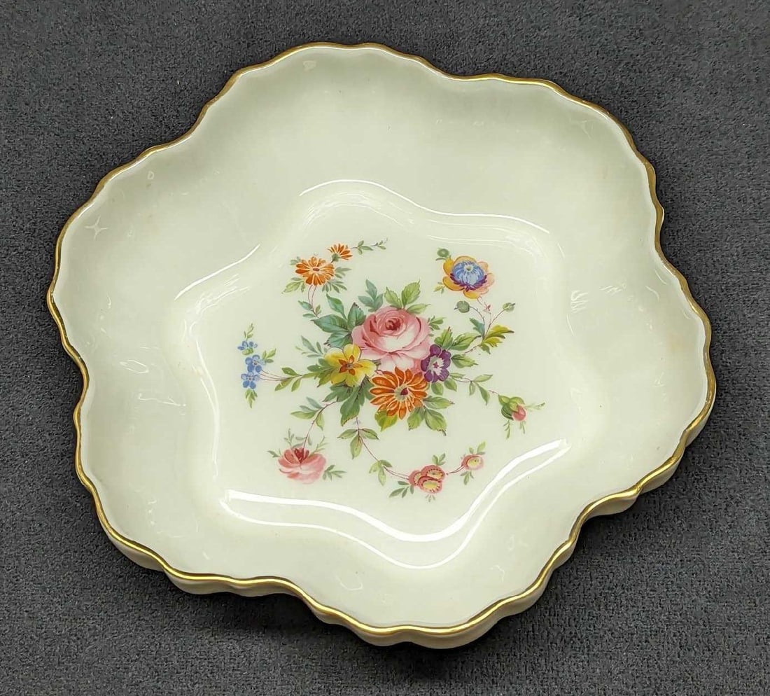 Vintage Bone China Patricia Shell Shaped Candy Dish (1 of 7)