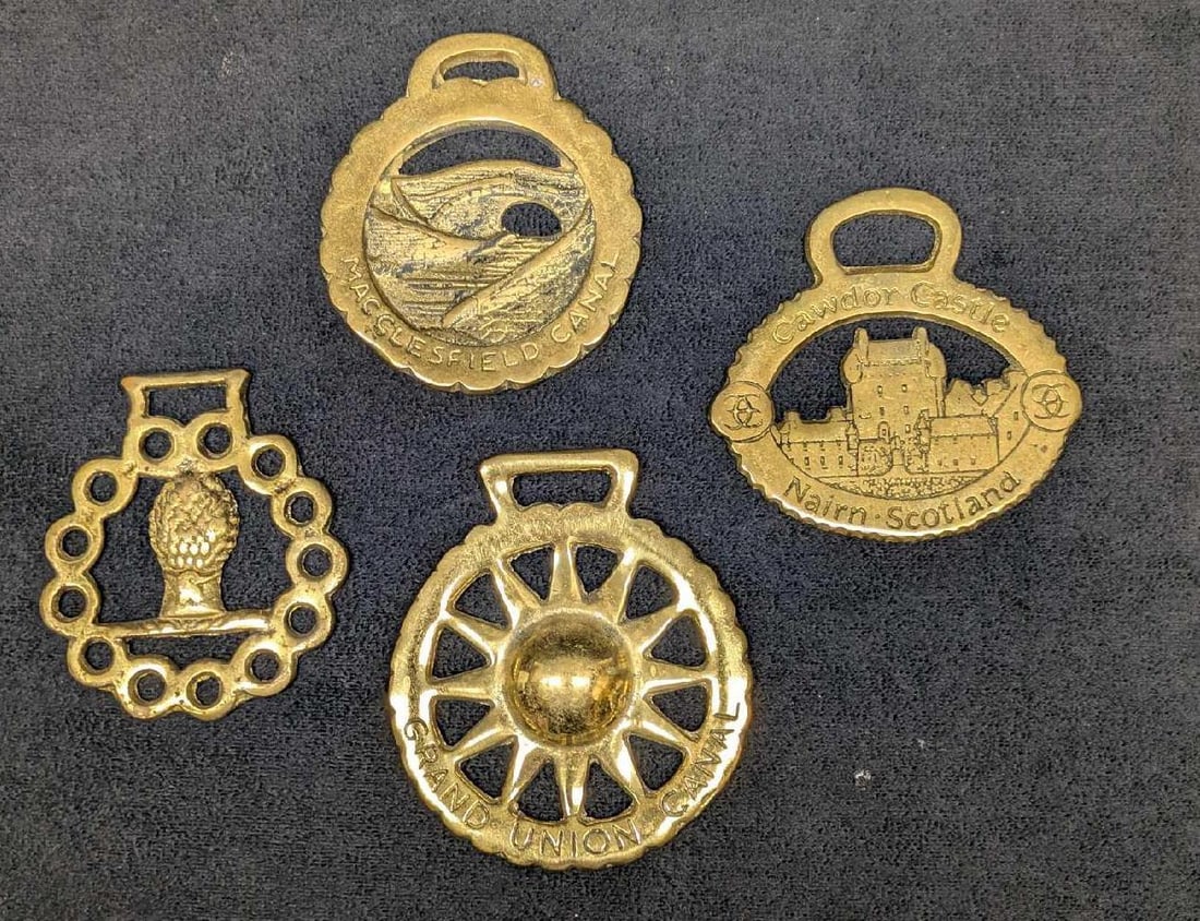 4 Vintage Heavy Commemorative Horse Brasses (1 of 6)