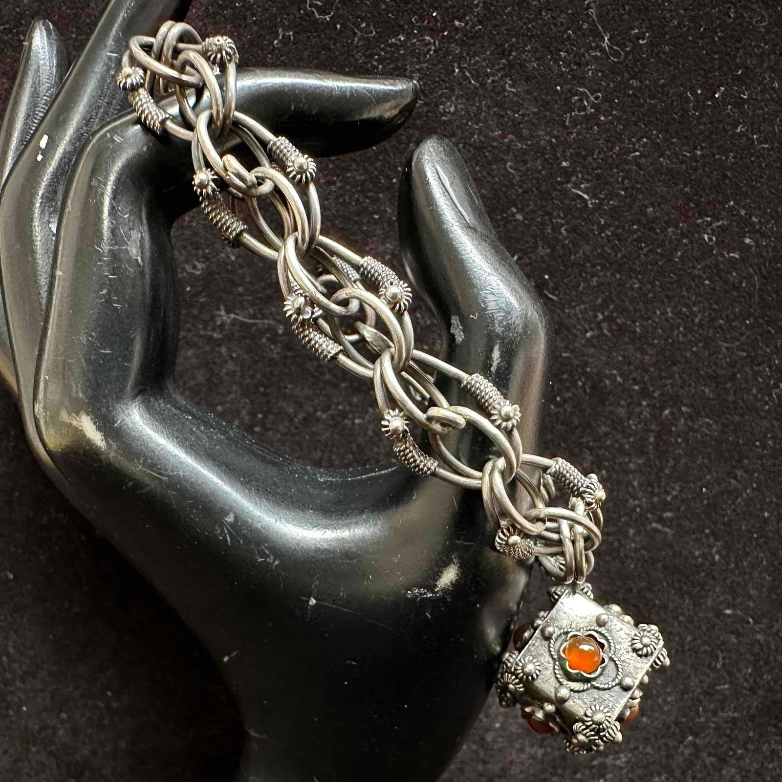 Square Orange Stone Accent Charm 800 Silver Bracelet Interlocking Elongated Oval Links H86: This item is in good pre-owned, previously used/displayed condition with noticeable light wear, and surface scratches. Please reference all photos for full details. This piece of jewelry has been test