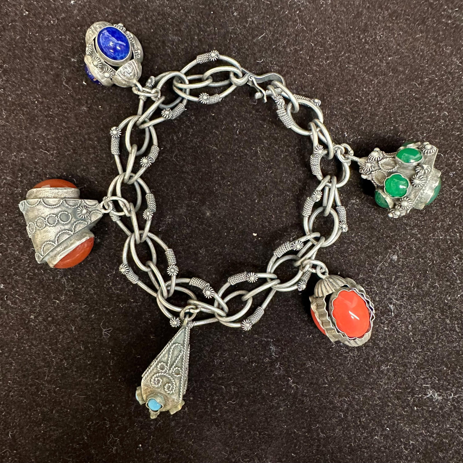 Multi-Stone 800 Silver Lapis Carnelian Dangle Charm Bracelet K84: This item is in good pre-owned, previously used/displayed condition with noticeable light wear and surface scratches. Please reference all photos for full details. This piece of jewelry has been