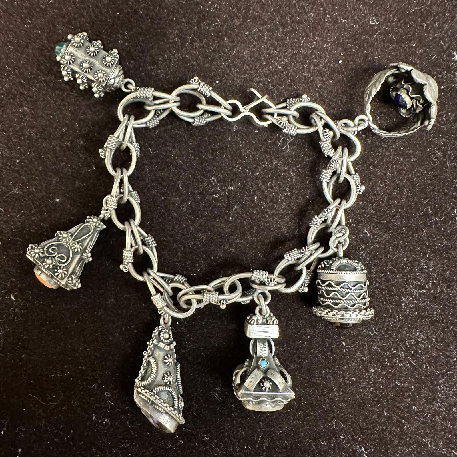 Sterling Silver 925 Etruscan Revival Multiple Fob Charms Bracelet K89 (1 of 4)