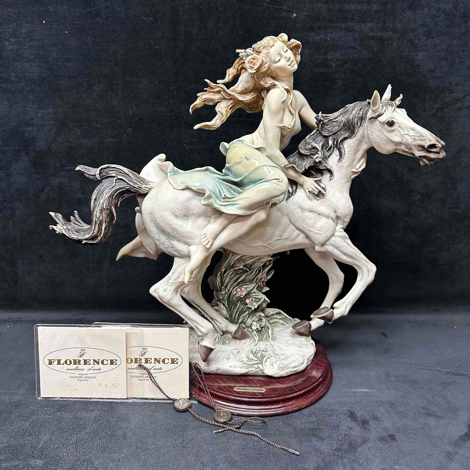 Giuseppe Armani Liberty Woman on Horse Sculpture Italy R153 (1 of 11)