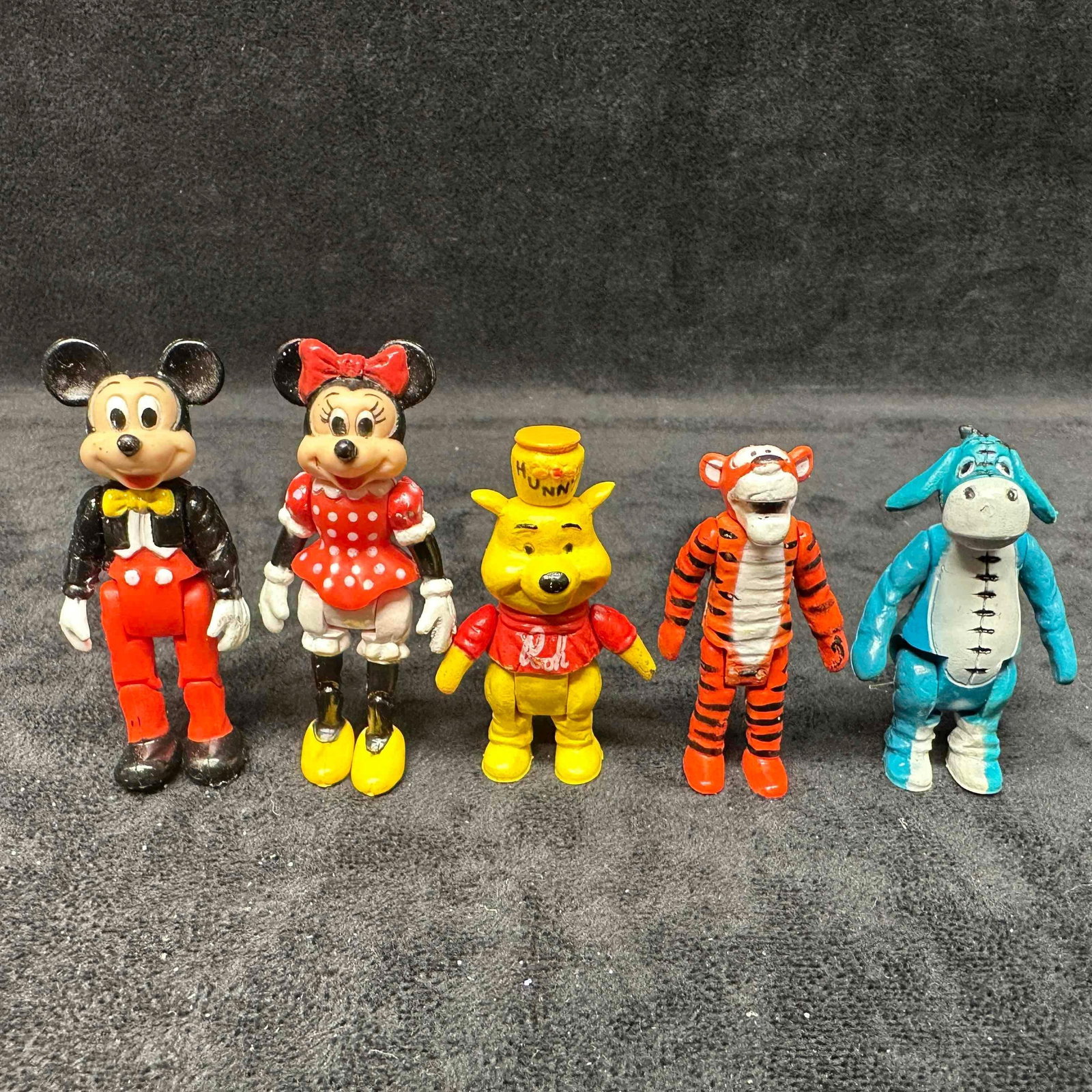 Disney Magic Town Square Friends Mickey and Minnie Mouse Winnie The Pooh Tigger Eeyore Figure Set (1 of 4)