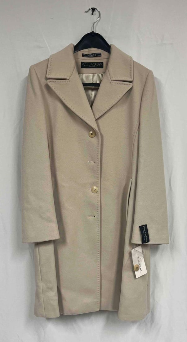 Collection Fifty Nine Pure Cashmere Coat Made In Italy Size 10 (JB223 R90): This lot contains a Collection Fifty Nine Pure Cashmere Coat Made In Italy Size 10 (JB223 R90). Overall the Collection Fifty Nine Pure Cashmere Coat is in excellent pre owned condition as the tag
