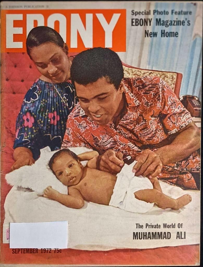 Ebony Magazine September 1972 Muhammad Ali: Ebony Magazine - September 1972. "The Private Muhammad Ali". The magazine is approx 10" x 13" and weighs approx 1.02lb. The magazine is in good, vintage condition with light shelf wear on the cover.