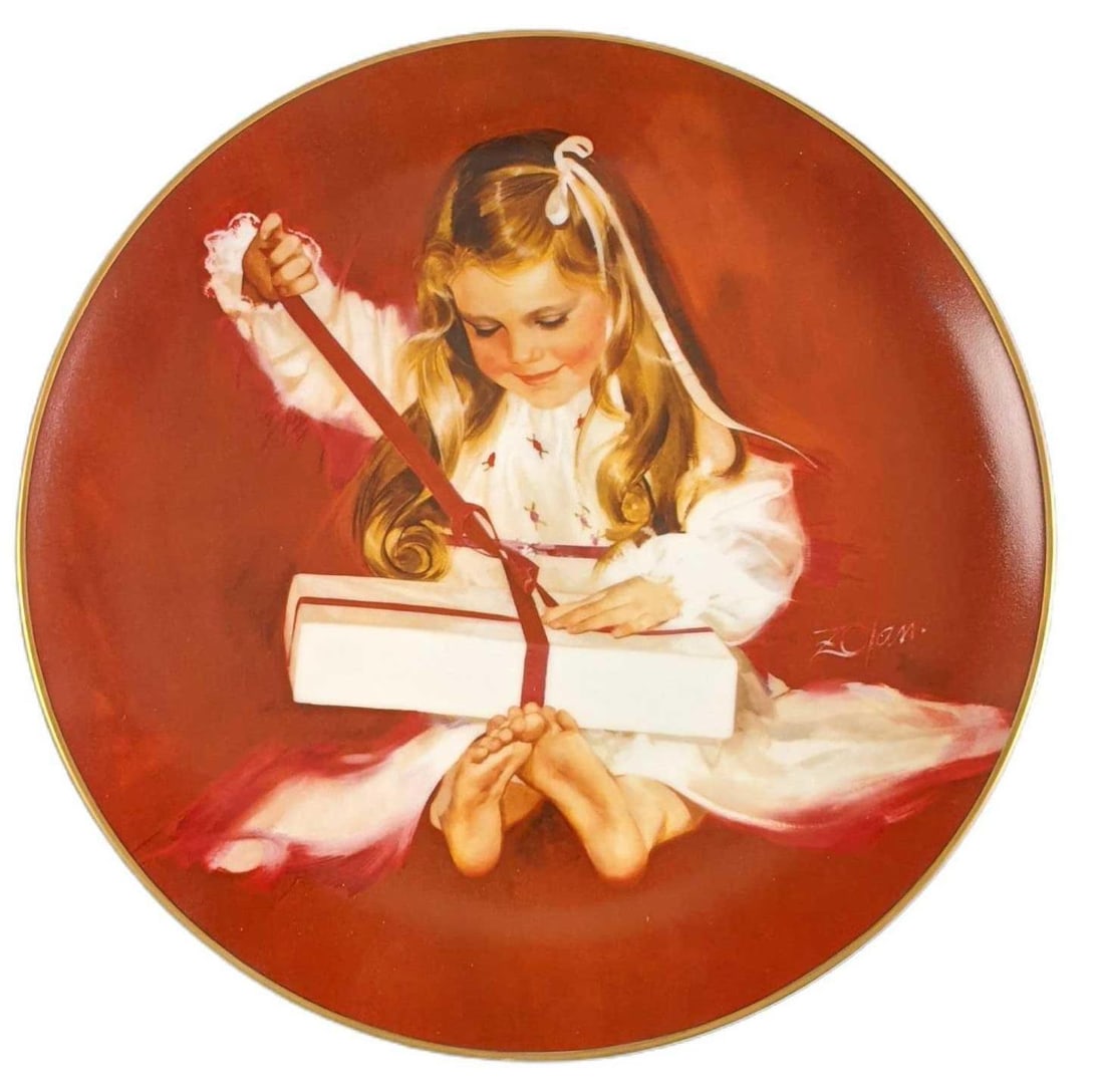 A Gift for Laurie Zolan Collector Plate: In "A Gift for Laurie", Donald Zolan masterfully portrays the joy of childhood. This beautiful plate artfully shows the genius of America's beloved painter of children, Donald Zolan. This was released