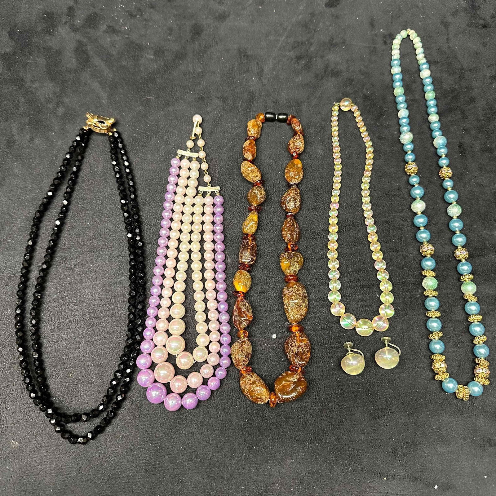 Assorted Styles and Designs Costume Jewelry Necklaces and Earring Lot of K59 (1 of 5)