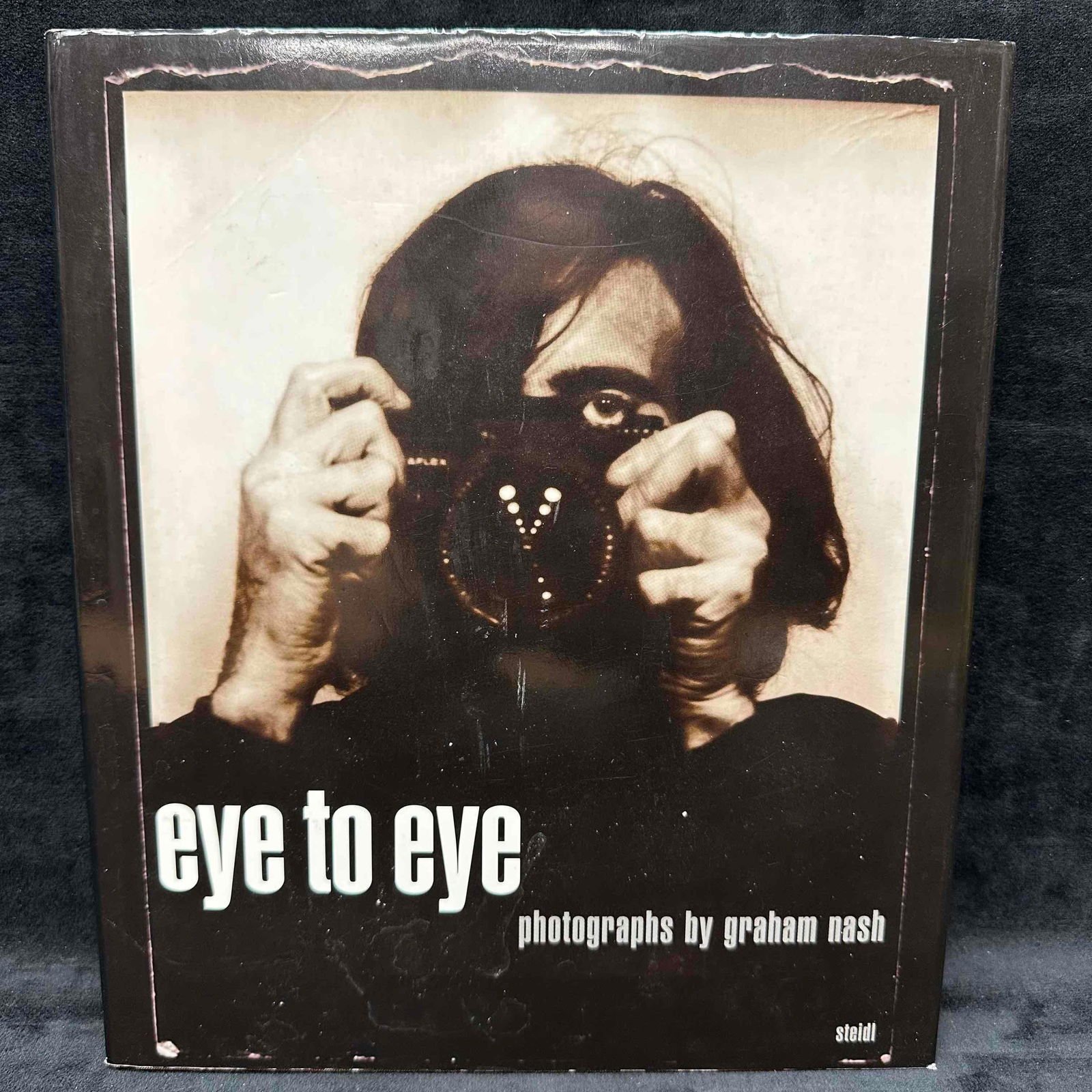 Eye to Eye Photographs by Graham Nash Signed First Edition Hardcover Book Steidl (1 of 13)