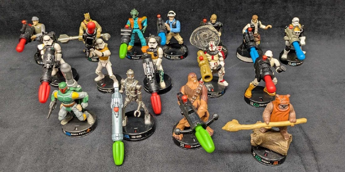 19 Star Wars Attacktix Tabletop Game Figures - 3