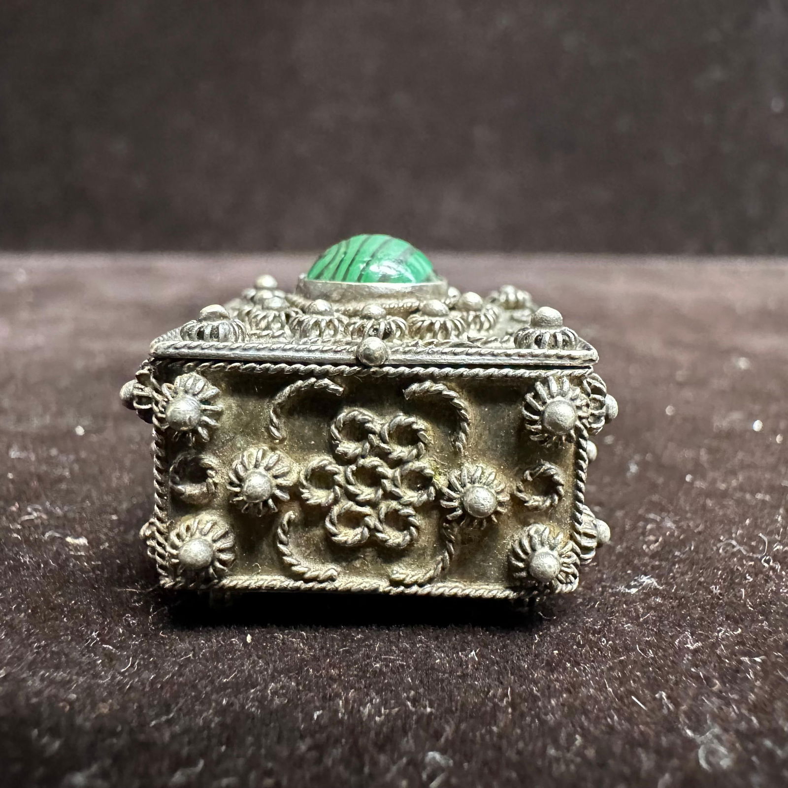 Ornate Silver Hinged Trinket Box with Green Malachite Cabochon (1 of 9)