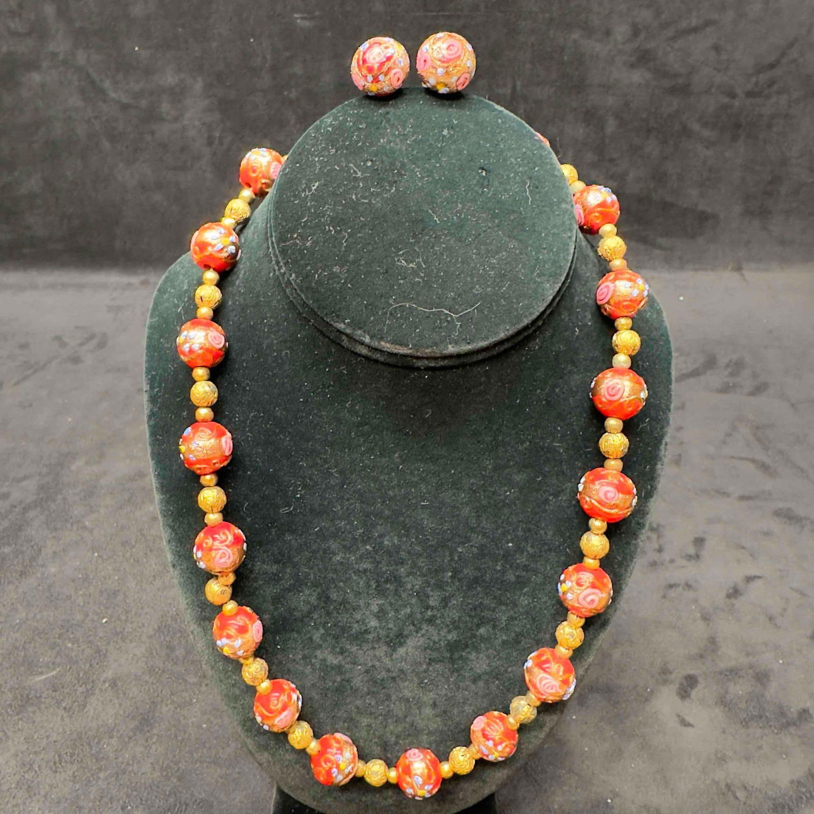 Murano Venetian Lamp Work Glass Fiorato Red Bead Beaded Necklace and Earrings Set A47: Murano Venetian Lamp Work Glass Fiorato Red Bead Beaded Necklace and Earrings Set A47. Necklace and earrings with red colored glass beads with beautiful hand painted designs on each. The necklace and