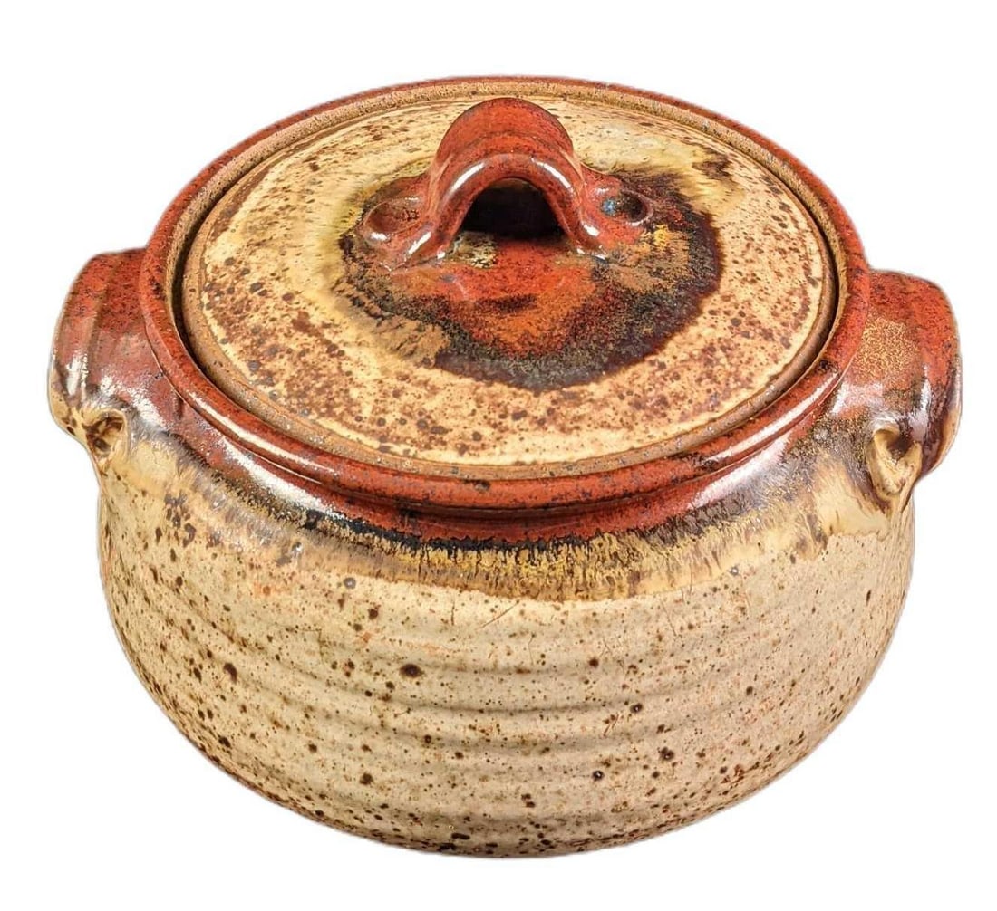 Handmade Speckled Pottery Casserole Dish With Lid: Handmade Speckled Pottery Casserole Dish With Lid. The maker and date of creation are unknown. Is approx 9" x 8" x 7" and weighs 4lbs. Is in a good, used condition with no known damage.