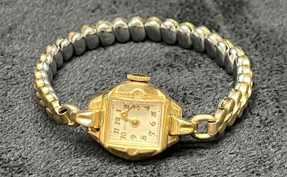 Vintage Gold Tone Women's Wittnauer Watch (1 of 6)