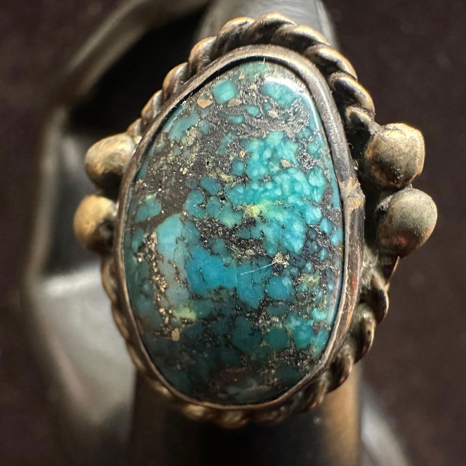 Neyshabur Turquoise Style Rope Bezel Silver Ring Size 8: This item is in good pre-owned, previously used/displayed condition with noticeable light wear and surface scratches. Please reference all photos for full details. This piece of jewelry has been teste