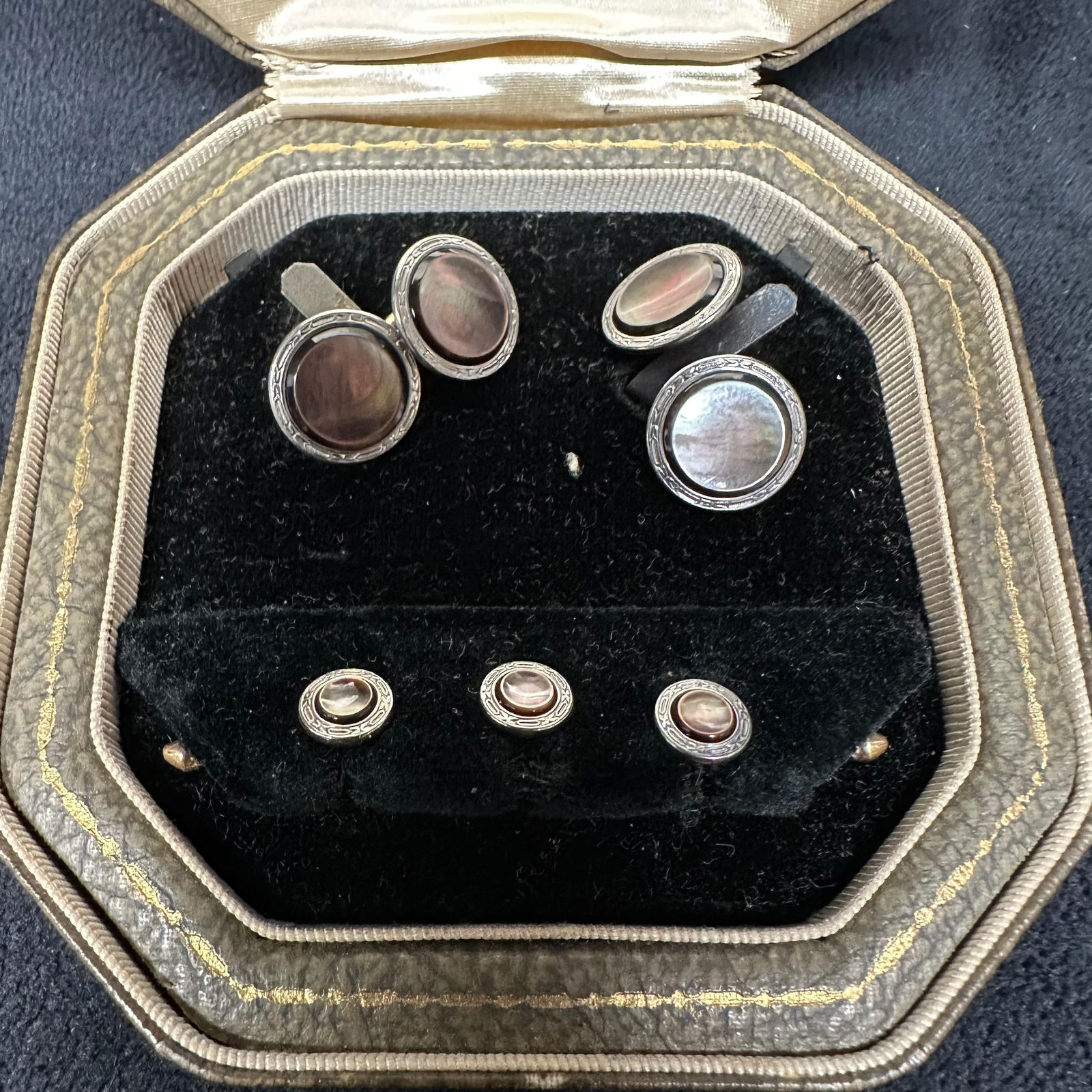 Krementz Mother of Pearl Cuff Link Set: Includes original case. This item is in pre-owned, previously displayed condition with light wear and surface scratches/markings. Please reference all photos for full details. Case: 3 1/4".