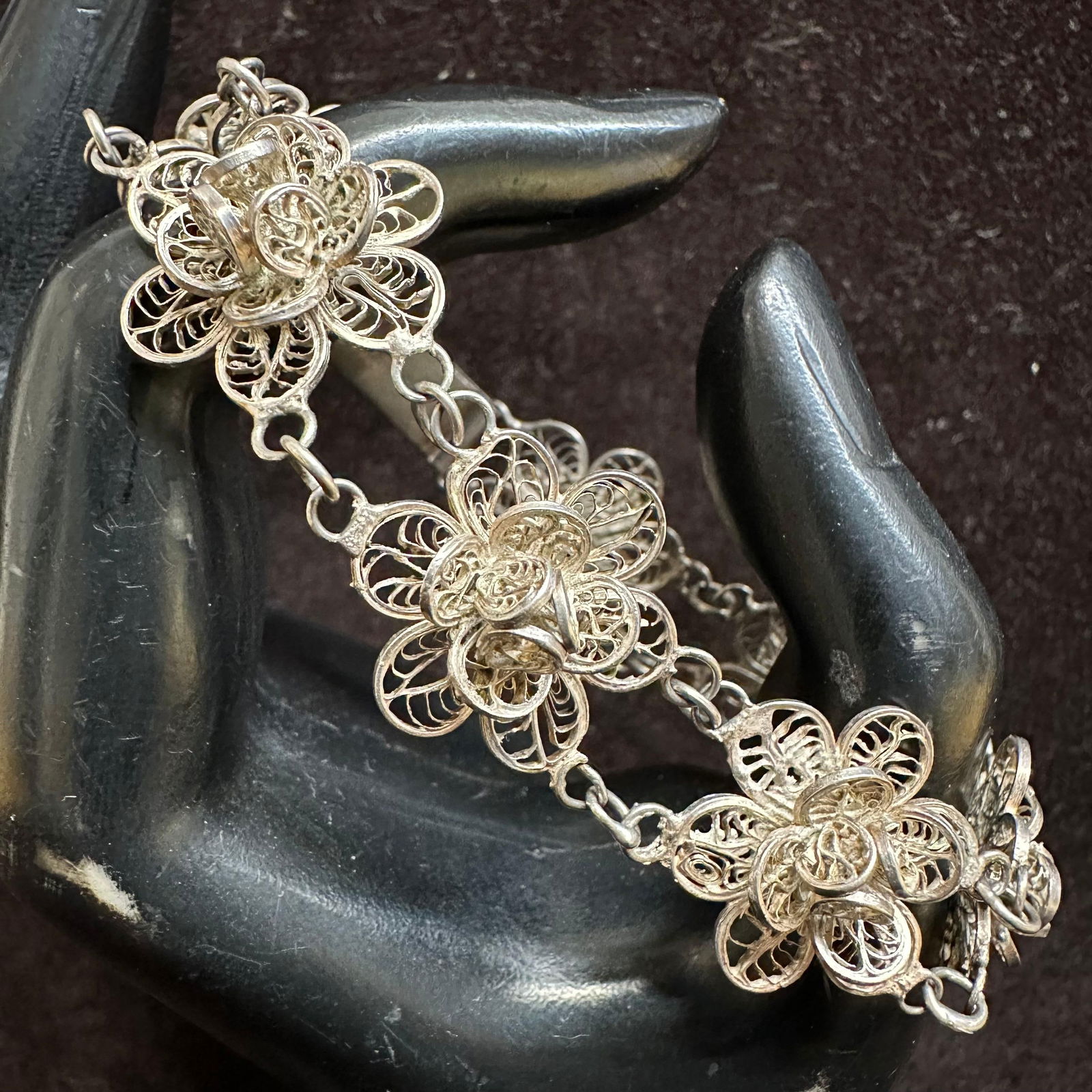 Fine Sterling Silver Mexico Filigree Flower Floral Link Bracelet N29: This item is in good pre-owned, previously used/displayed condition with noticeable light wear and surface scratches. Please reference all photos for full details. This piece of jewelry has been teste