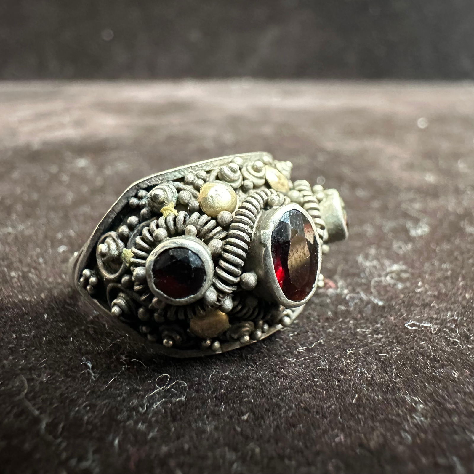 Three Red Garnet Stone Setting 925 Sterling Silver Ring - 4