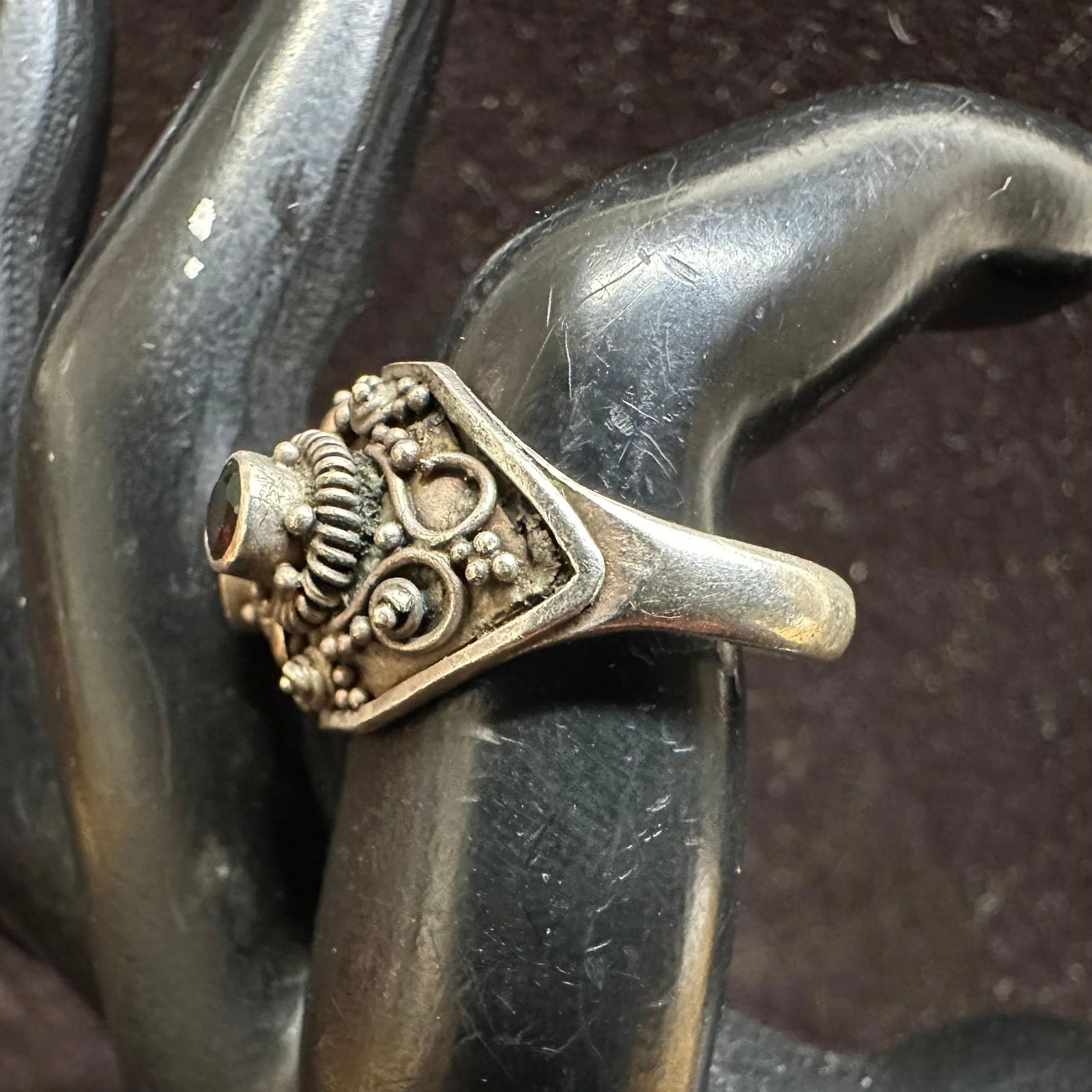 Three Red Garnet Stone Setting 925 Sterling Silver Ring - 6