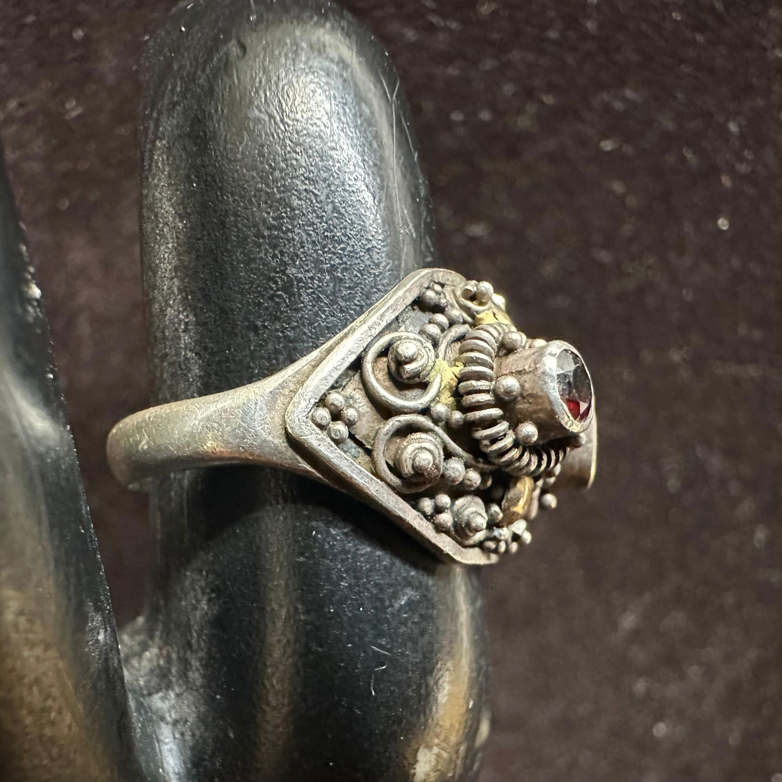 Three Red Garnet Stone Setting 925 Sterling Silver Ring - 7