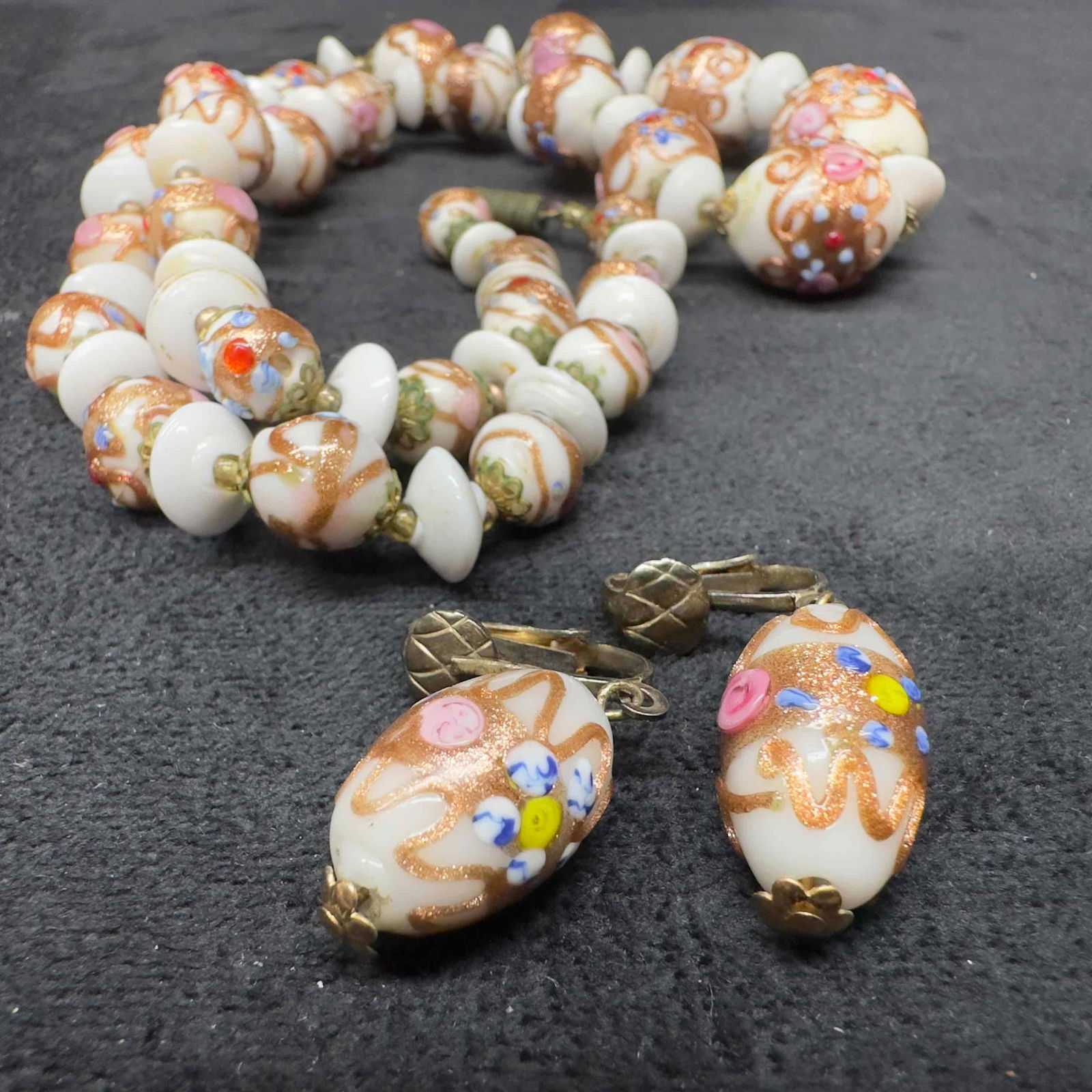 Murano Venetian Lamp Work Glass White Round Bead Necklace and Earrings Set B3: Murano Venetian Lamp Work Glass White Round Bead Necklace and Earrings Set B3. Necklace and earrings with white colored glass beads with beautiful hand painted floral designs on each. The necklace and