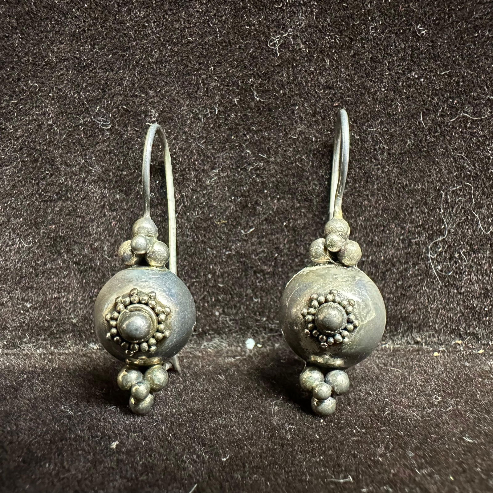 925 BA Ethnic Sterling Silver Granulated Bead Earrings L33: This item is in good pre-owned, previously used/displayed condition with noticeable light wear and surface scratches. Please reference all photos for full details. This piece of jewelry has been teste