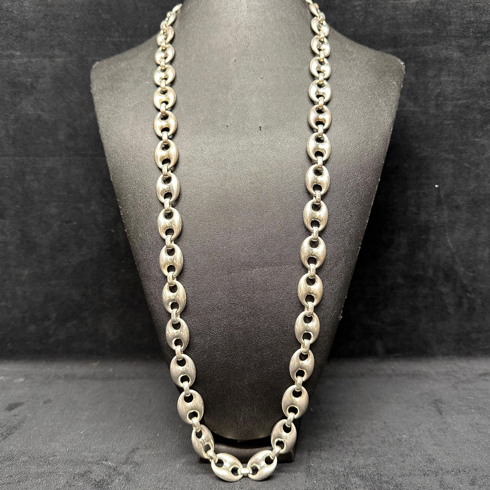 Mexican Sterling Silver 925 Heavy Link Puff Mariner Chain Style Necklace: This item is in good pre-owned, previously used/displayed condition with noticeable light wear and surface scratches. Please reference all photos for full details. This piece of jewelry has been teste
