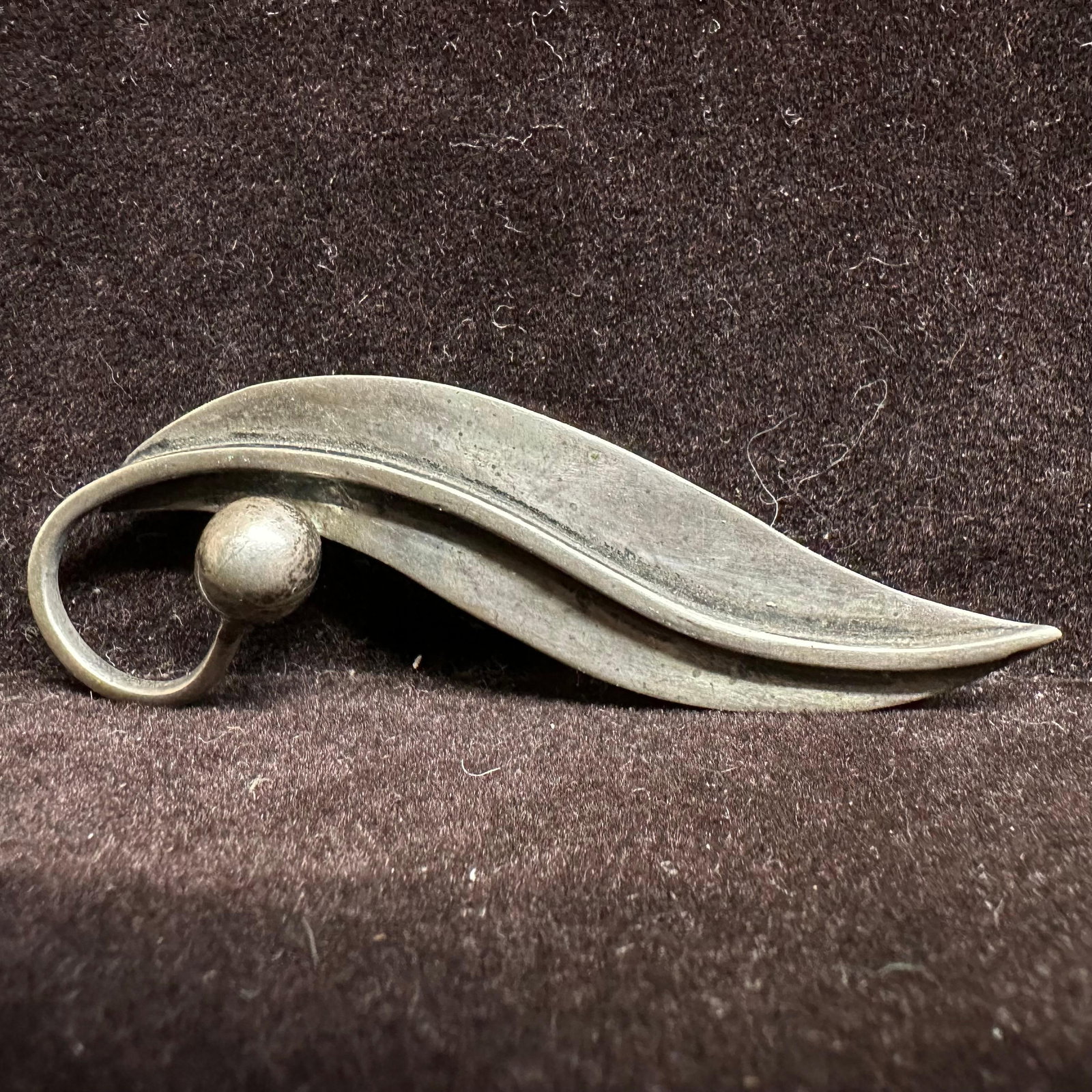 Art Nouveau Modernist Style Sterling Taxco 925 Brooch L57: This item is in good pre-owned, previously used/displayed condition with noticeable light wear and surface scratches. Please reference all photos for full details. This piece of jewelry has been teste