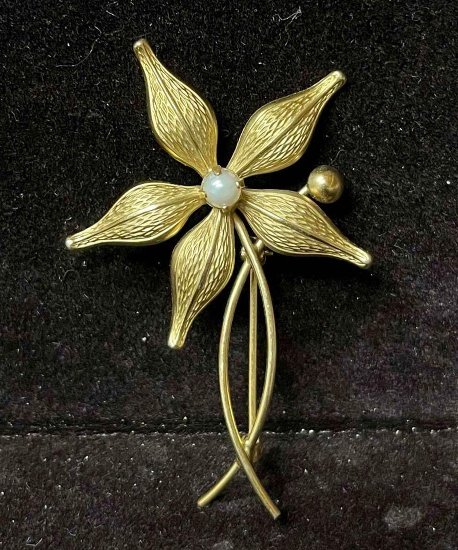 C.R. Co 12k Gold Filled Flower Brooch With Faux Pearl Center (1 of 7)