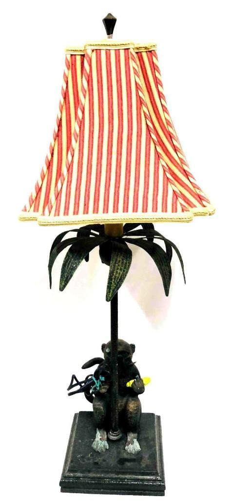 Vintage Palm Tree Monkey Lamp: This lot contains a Vintage Palm Tree Monkey Lamp. It is approx 7 1/4" x 7 1/4" x 31" and it weighs about 6.8lbs. Overall the Lamp is in good used condition with some light wear from use over time. Pl