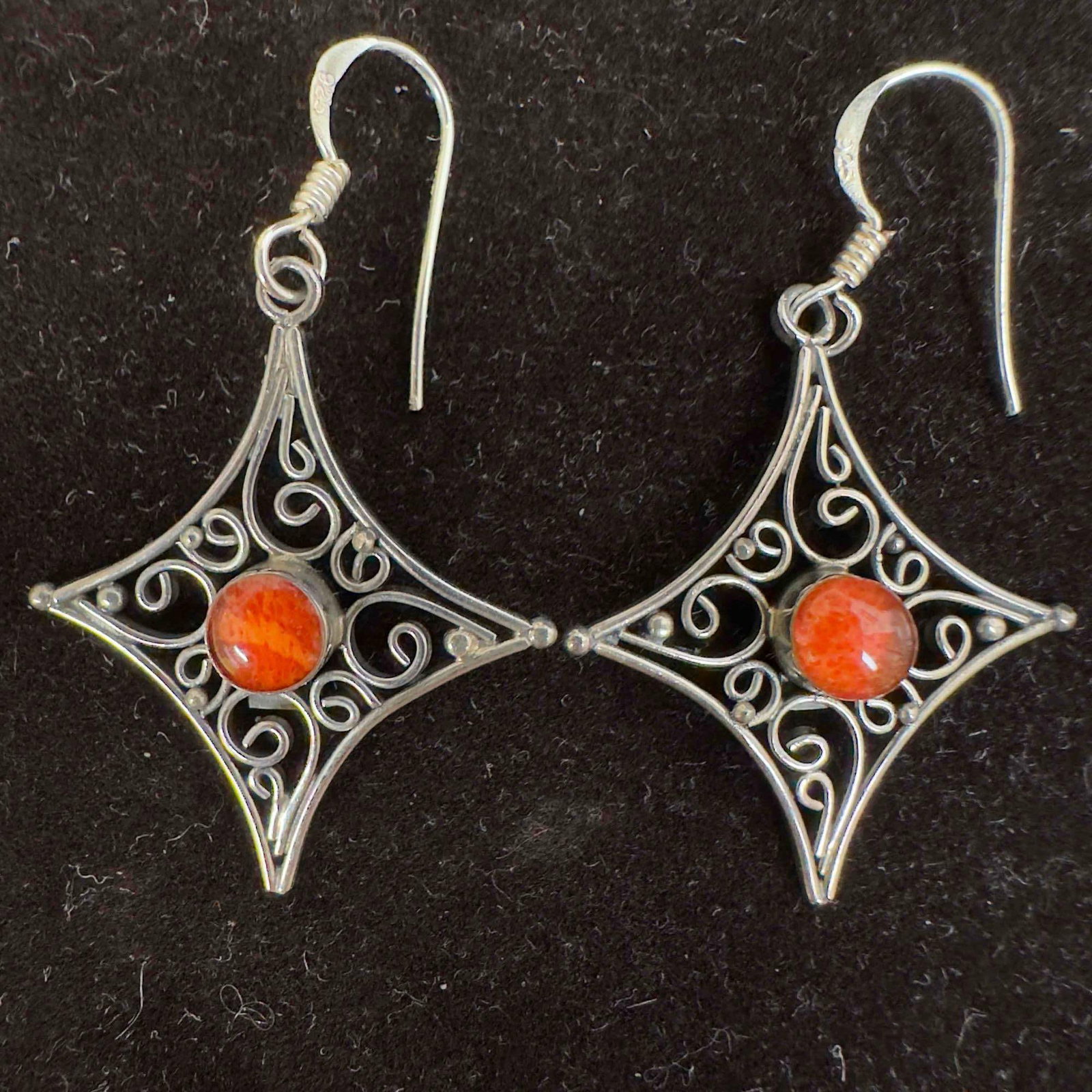 Red Coral Sterling Filigree Design Dangle Earrings C47: This item is in good pre-owned, previously used/displayed condition with noticeable light wear, and surface scratches. Please reference all photos for full details. This piece of jewelry has been test