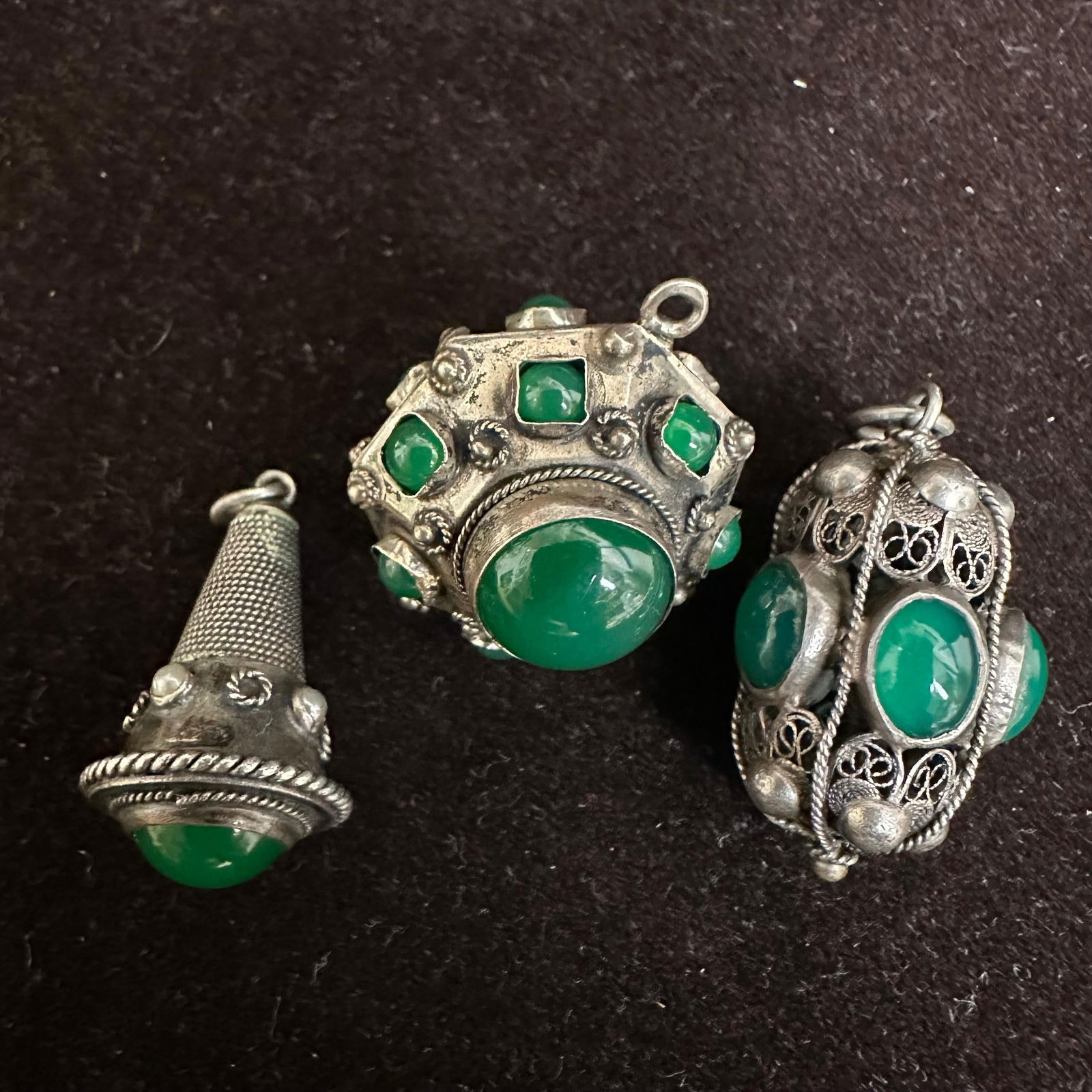 Victorian Etruscan Style 800 Silver Green Onyx Fob Three Charm Set: This item is in good pre-owned, previously used/displayed condition with noticeable light wear and surface scratches. Please reference all photos for full details. This piece of jewelry has been