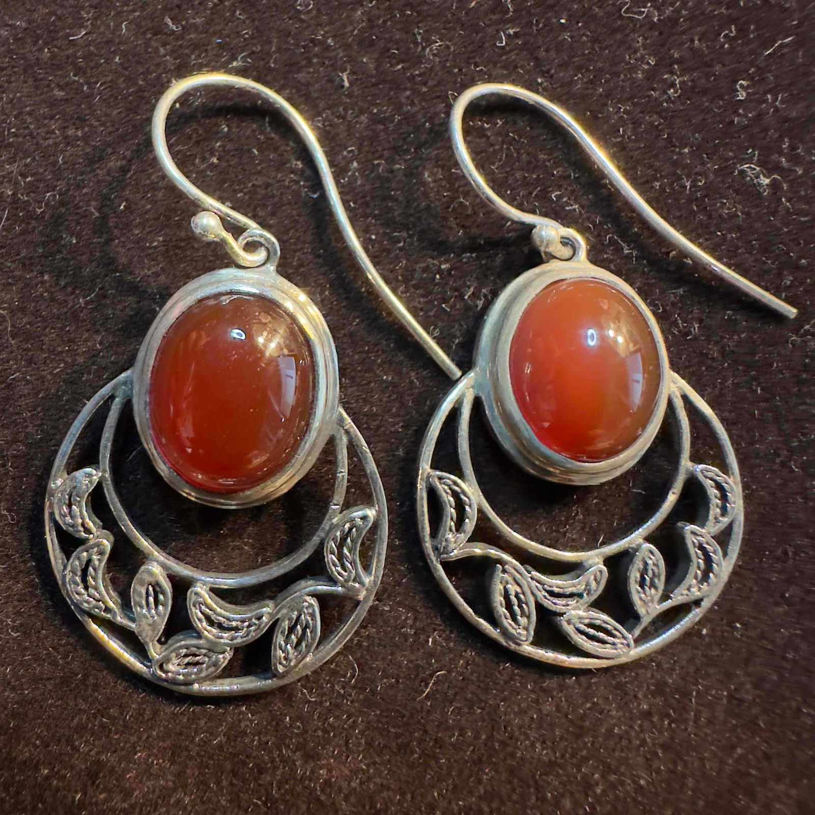 Sterling Silver Carnelian Cabochon Dangle Drop Filigree Earrings 925 A74: This item is in good pre-owned, previously used/displayed condition with noticeable light wear, and surface scratches. Please reference all photos for full details. This piece of jewelry has been