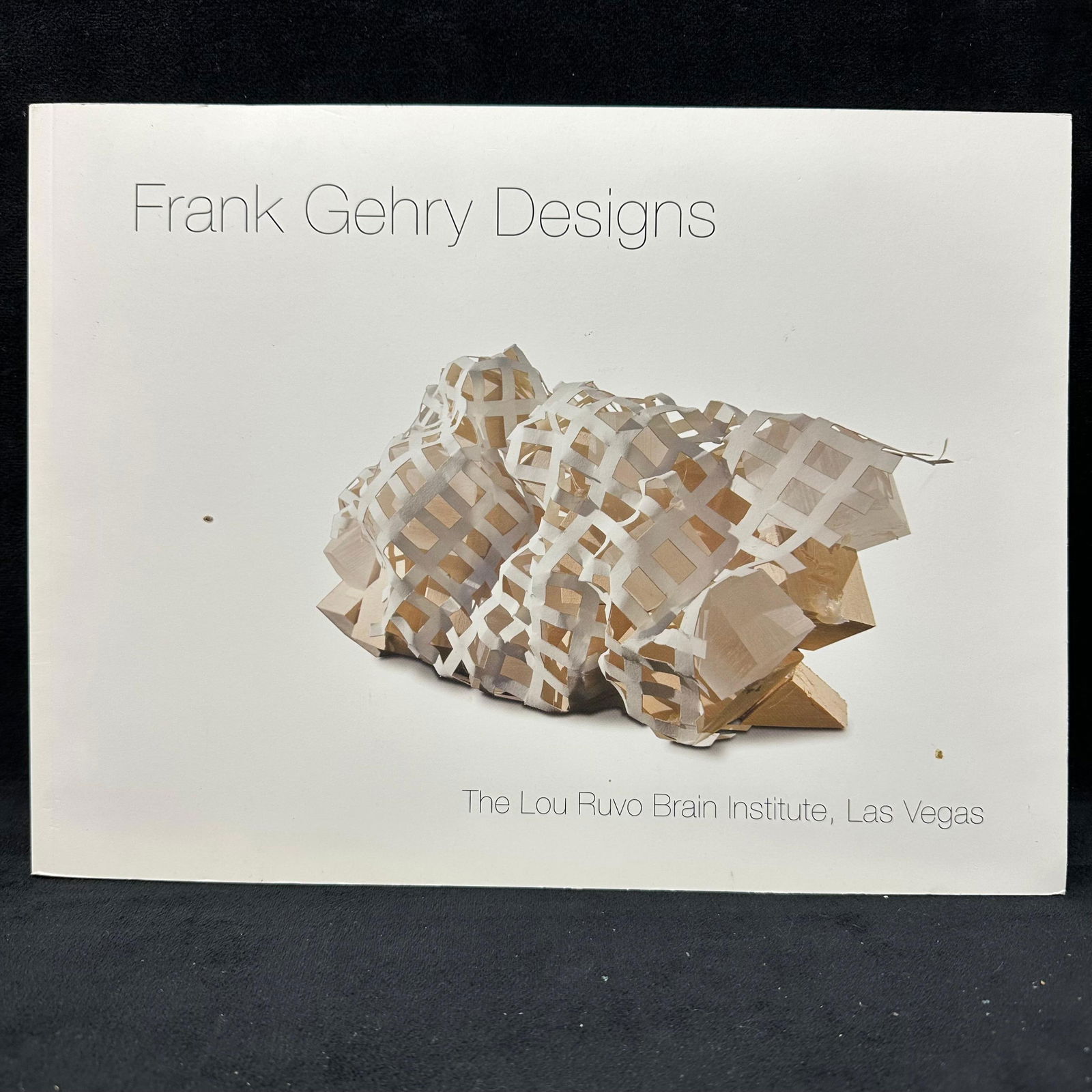 Frank Gehry Signed Hand Sketch in Frank Gehry Designs The Lou Ruvo Brain Institute Las Vegas: Softcover exhibition book titled Frank Gehry Designs The Lou Ruvo Brain Institute, Las Vegas, published by Bright City Books in collaboration with the Las Vegas Art Museum. The book includes an origi
