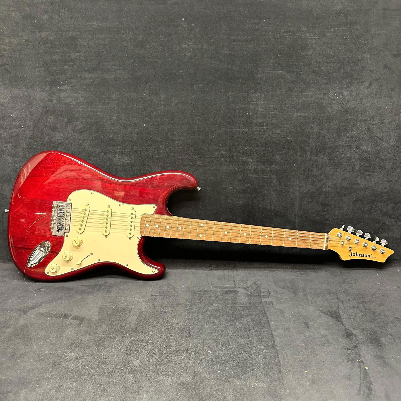 Johnson by AXL Strat Stratocaster Strat-Style Red Wine Finish Electric Guitar (1 of 13)