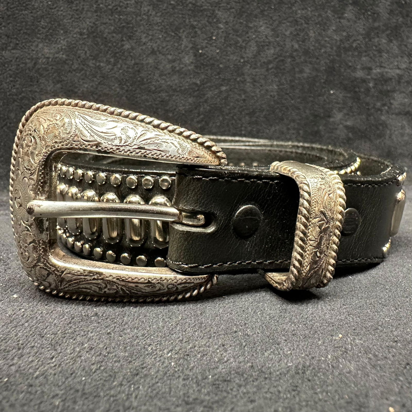 Tony Lama Black Leather Western Belt with Silver-Tone Studs and Engraved Buckle Size 40 (1 of 10)