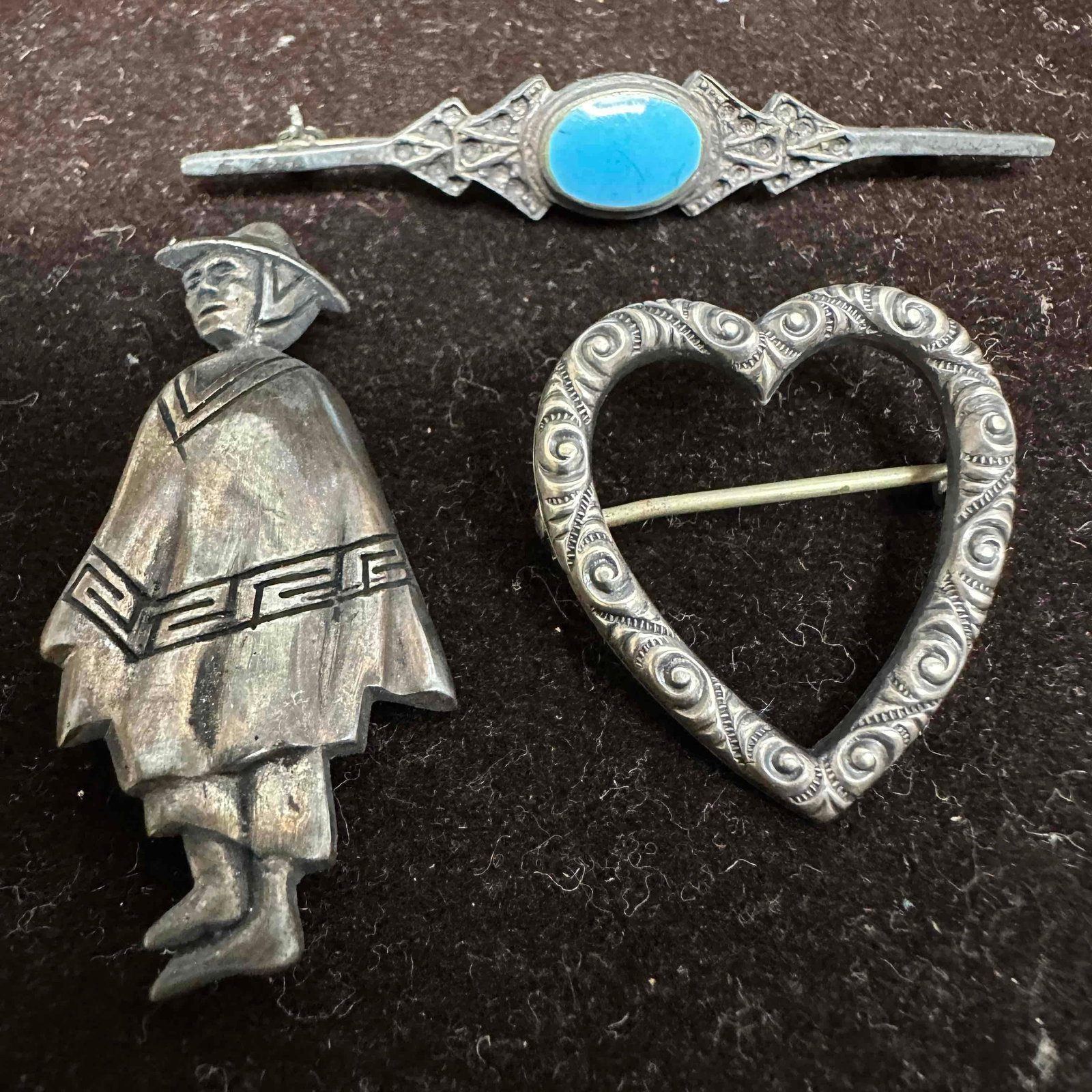 Sterling Silver Vintage Brooch 925 Set Heart Faux Turquoise D56: This item is in good pre-owned, previously used/displayed condition with noticeable light wear, and surface scratches. Please reference all photos for full details. This piece of jewelry has been test