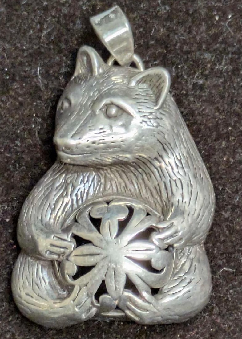 Vintage Jezlaine Sterling Seated Bear With Ball Pendant: Vintage Jezlaine Sterling Seated Bear With Ball Pendant. Please view all our pictures they are part of our description. DETAILS: Metal - Sterling Silver Color - Silver Stones - none Hallmarks - Sterl