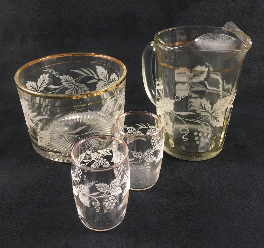 Bartlett Collins Grapevine Frosted Design Glassware Set: Bartlett Collins Grapevine Frosted Design Glassware Set. This set is in very good condition. There are no chips or other signs of breakage in the glass for any of the pieces. Each piece has gold trim