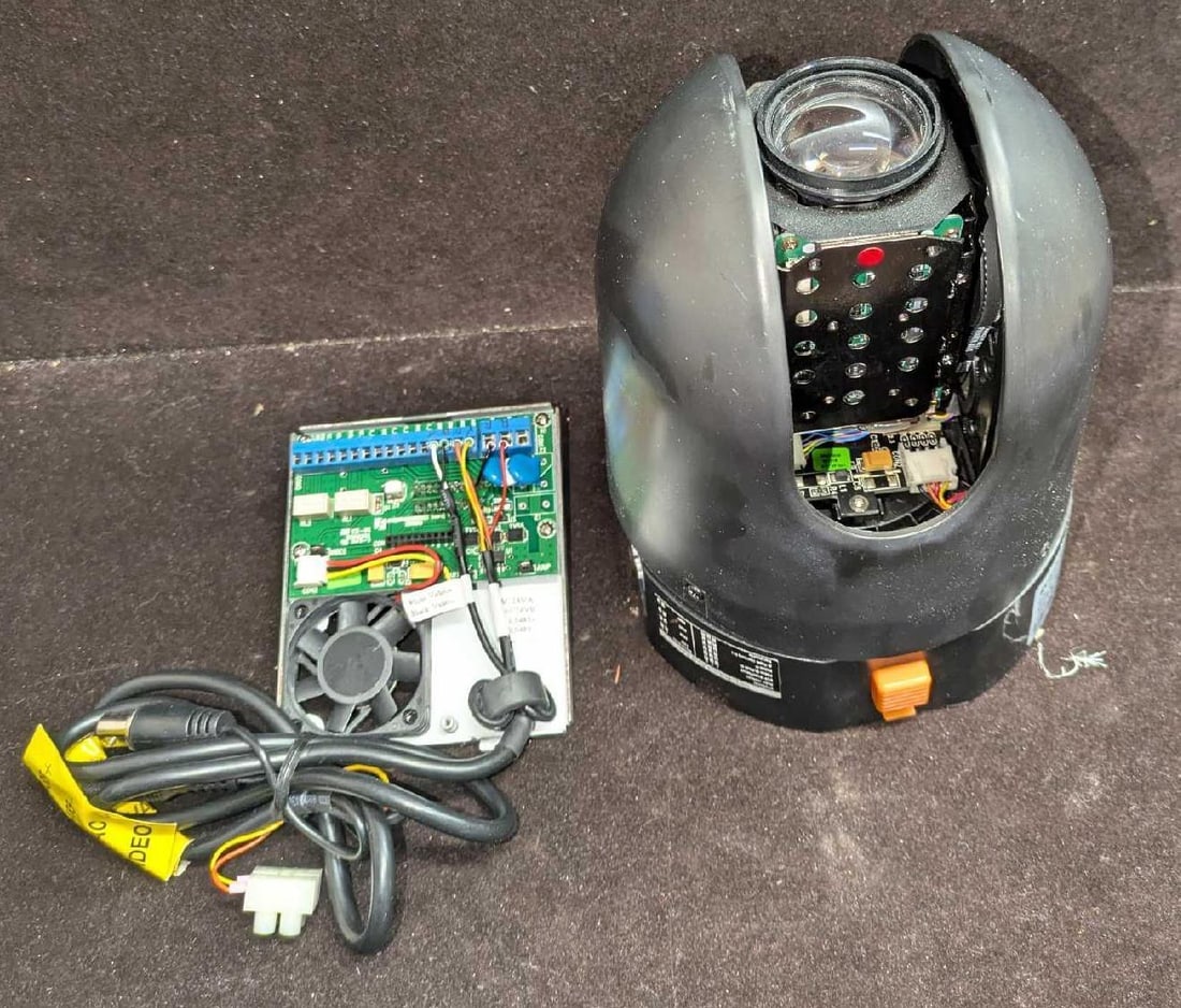 Everfocus Outdoor Dome Camera: Everfocus Outdoor Dome Camera. This one is model EPTZ3100/S. Untested. Comes with all seen in the images. It comes in a box that is approx 9 1/4" x 7 3/8" x 9" and it weighs 3.50lbs. The camera does n