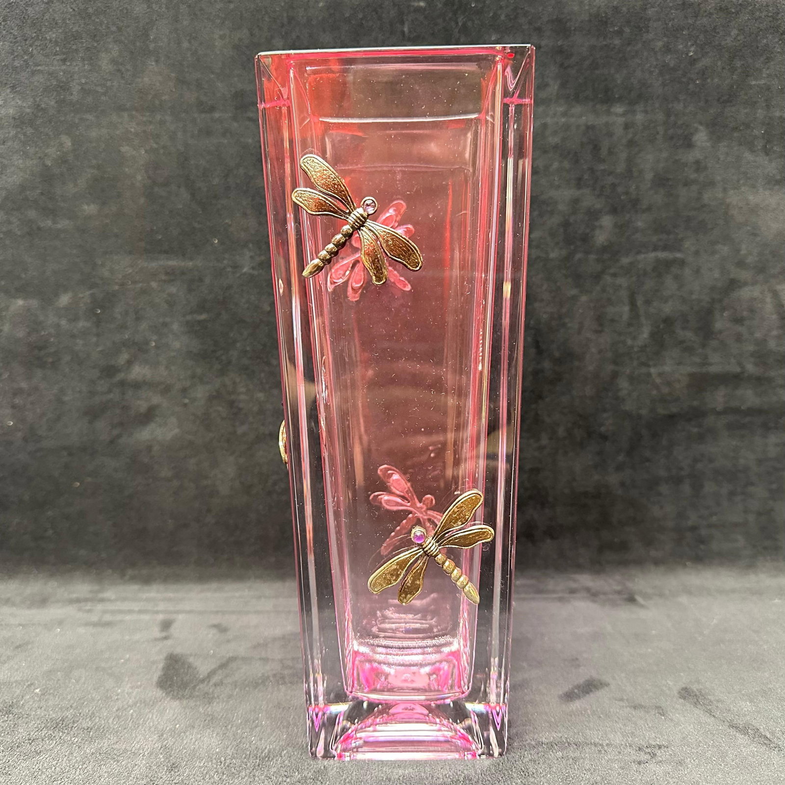 Teleflora Pink Lead Crystal Vase with Dragonfly Motifs Czech Republic: Tall pink lead crystal vase by Teleflora, marked 24% lead crystal and made in the Czech Republic. Square form with heavy base and faceted construction. Decorated with applied dragonfly motifs in gilt-