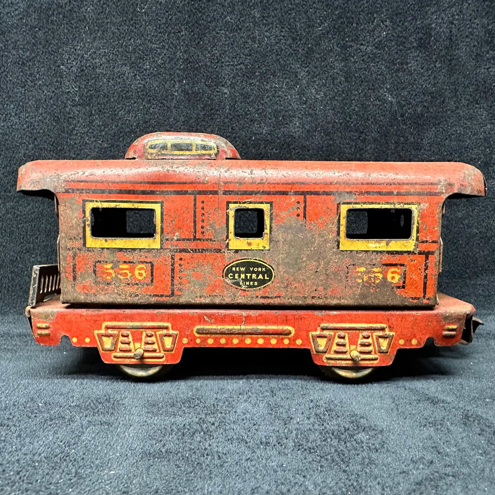 Marx 556 New York Central Lines Tin Caboose (1 of 6)