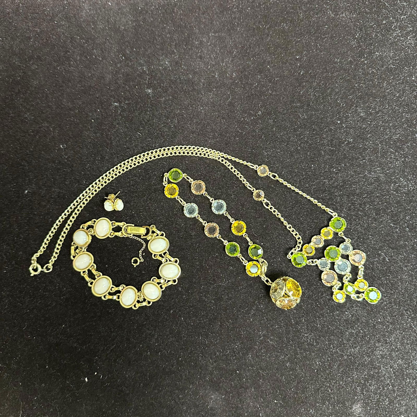 Costume Jewelry Set Necklace Bracelet Earrings R67 (1 of 4)