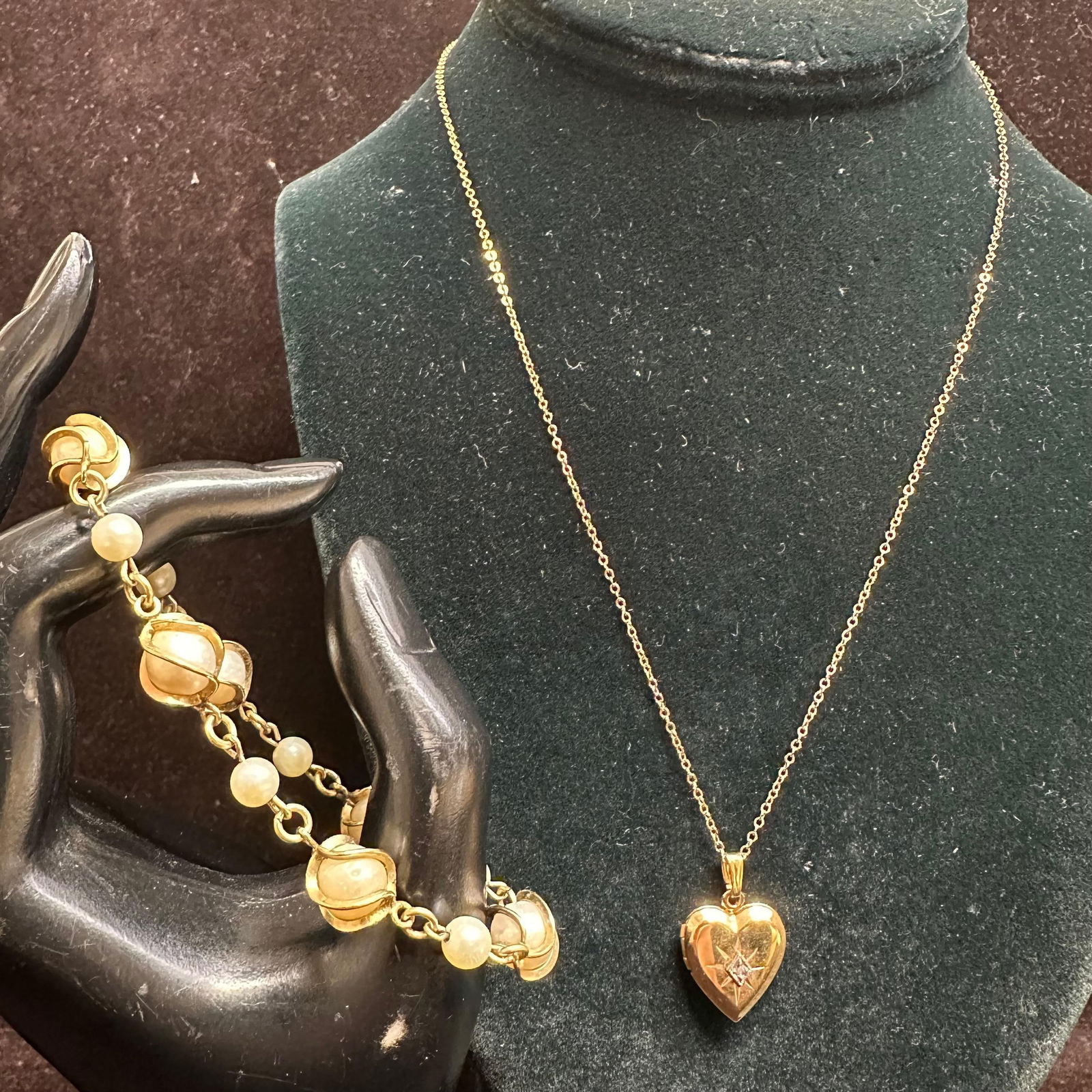 12K Gold Filled Jewelry Set Heart Locket Necklace and Faux Pearl Bracelet R65 (1 of 5)